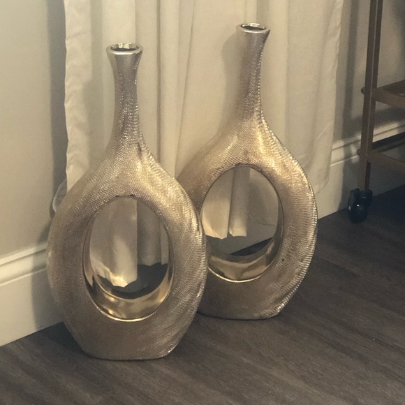 Used - Picture 2 of 13